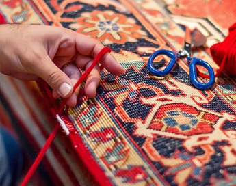 خدمات تخصصی و حرفه ای رفوی فرش در قالیشویی صفائیه قم